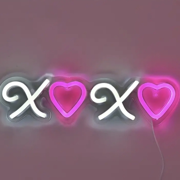 XOXO LED Neon Sign - Picture 7 of 7